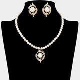 Elegant Pearl Pendant Necklace