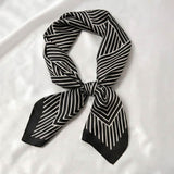 Geometric Stripe Pattern Print Square Scarf